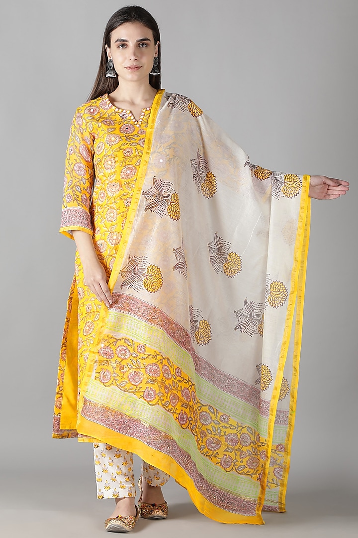 Yellow Silk Resham & Aari Handwork Kurta Set by Sheeshakari at Pernia's Pop Up Shop