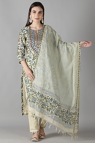 White Silk Gota Patti Handwork Kurta Set by Sheeshakari
