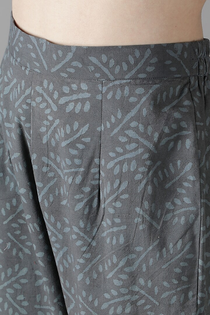 Grey Silk Bead Handwork Kurta Set by Sheeshakari at Pernia's Pop Up Shop