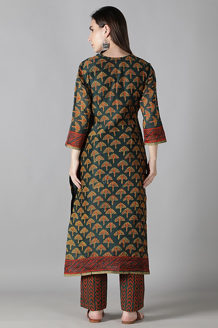 Green Silk Aari Handwork Kurta Set by Sheeshakari at Pernia's Pop Up Shop
