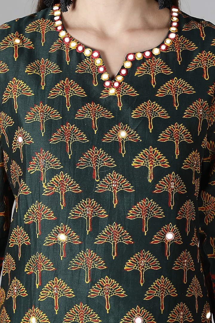 Green Silk Aari Handwork Kurta Set by Sheeshakari at Pernia's Pop Up Shop