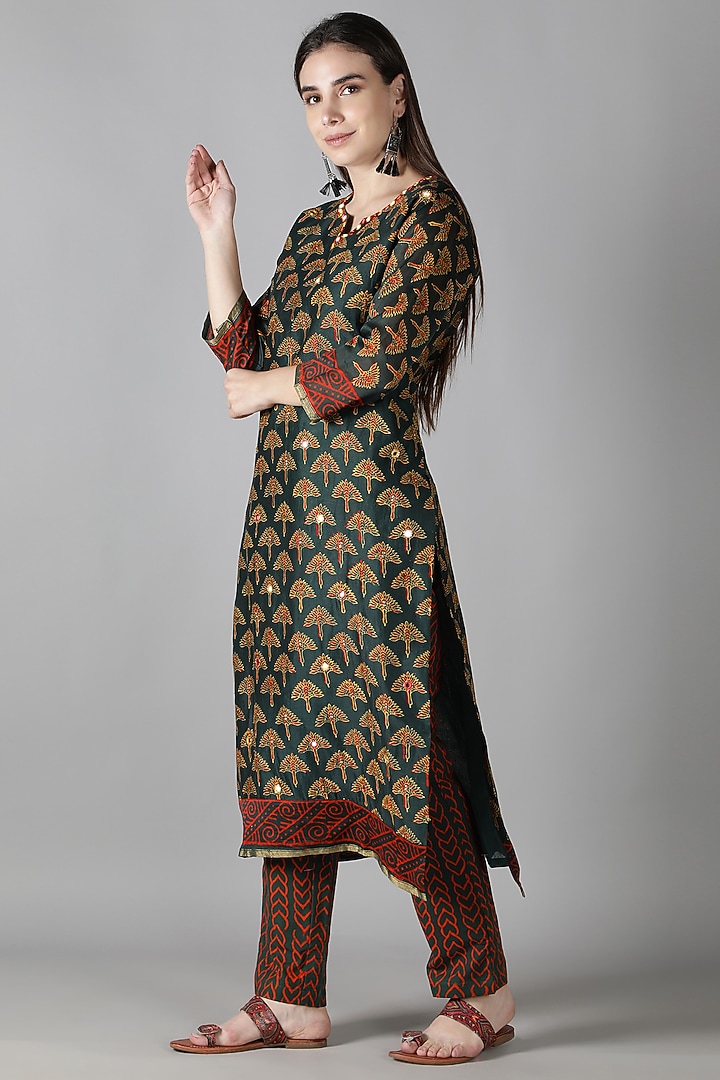Green Silk Aari Handwork Kurta Set by Sheeshakari at Pernia's Pop Up Shop