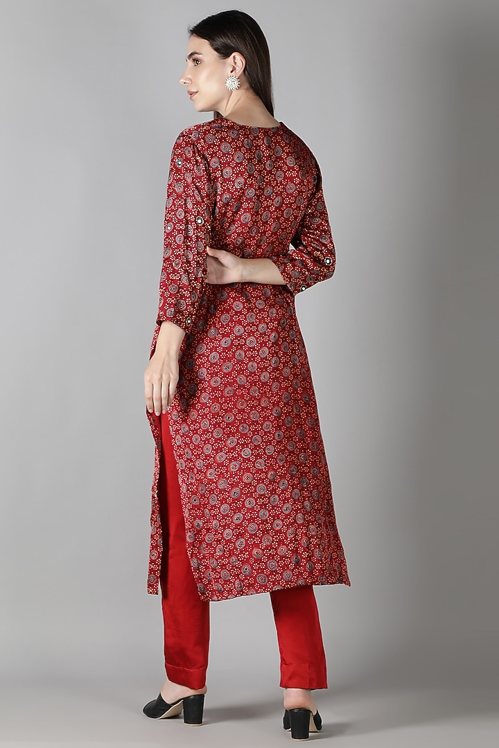 Red Silk Resham Handwork Kurta Set by Sheeshakari at Pernia's Pop Up Shop