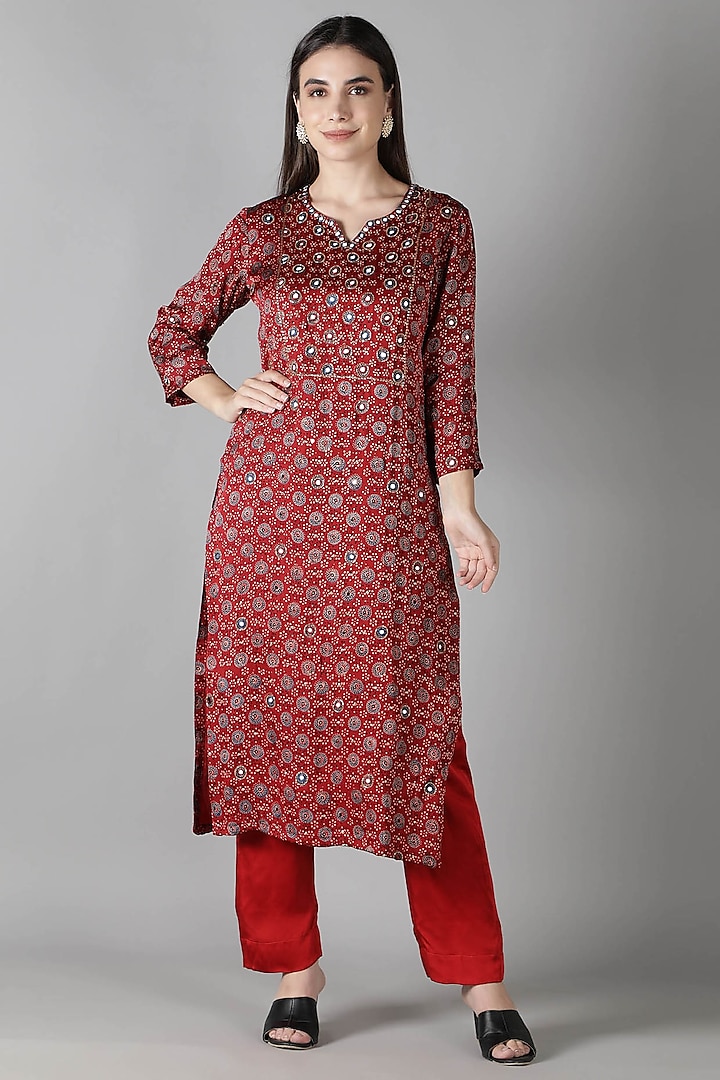 Red Silk Resham Handwork Kurta Set by Sheeshakari