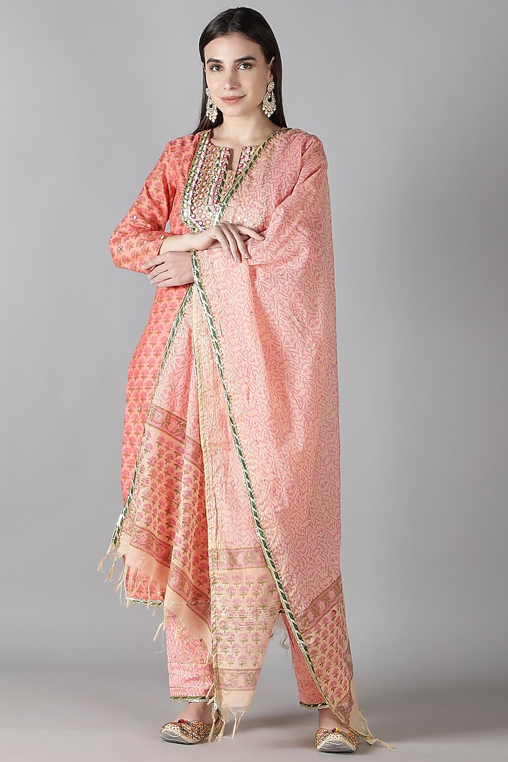 Pink Silk Gota Patti Handwork Kurta Set by Sheeshakari at Pernia's Pop Up Shop