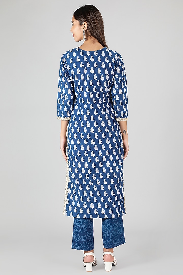 Blue Silk Floral Printed & Bead Work Kurta by Sheeshakari at Pernia's Pop Up Shop