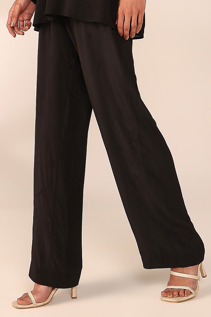 Charcoal Black Ombre Italian Crepe Hand Embroidered Co-Ord Set by Sakshi Khetterpal at Pernia's Pop Up Shop