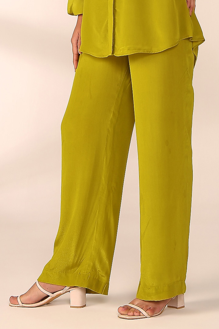 Citrus Yellow Ombre Crepe Hand Embroidered Co-Ord Set by Sakshi Khetterpal at Pernia's Pop Up Shop