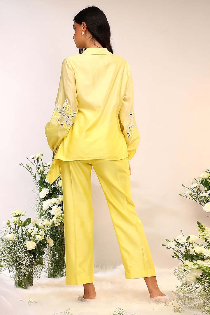 Citrus Yellow Chanderi Silk Hand Embroidered Co-Ord Set by Sakshi Khetterpal at Pernia's Pop Up Shop
