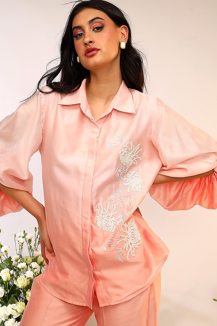 Peach Fuzz Chanderi Silk Hand & Machine Embroidered Co-Ord Set by Sakshi Khetterpal at Pernia's Pop Up Shop