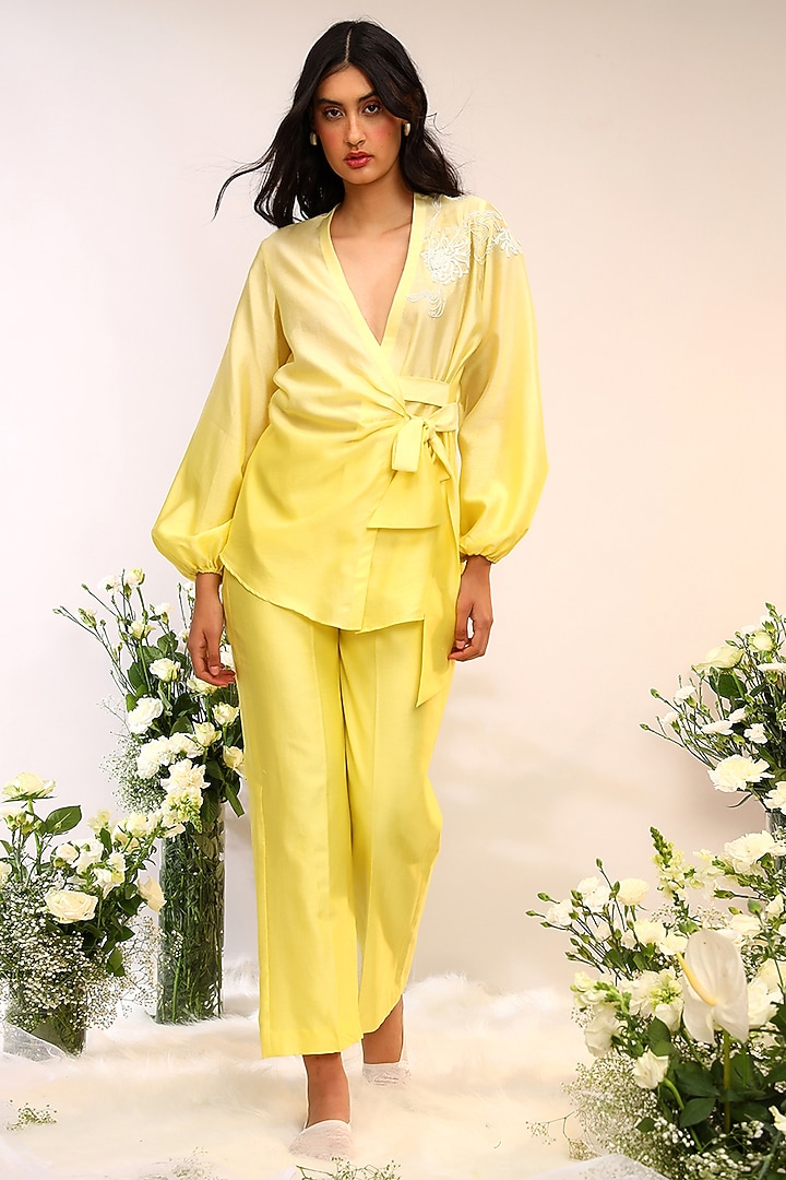Citrus Yellow Chanderi Silk Hand & Machine Embroidered Co-Ord Set by Sakshi Khetterpal at Pernia's Pop Up Shop