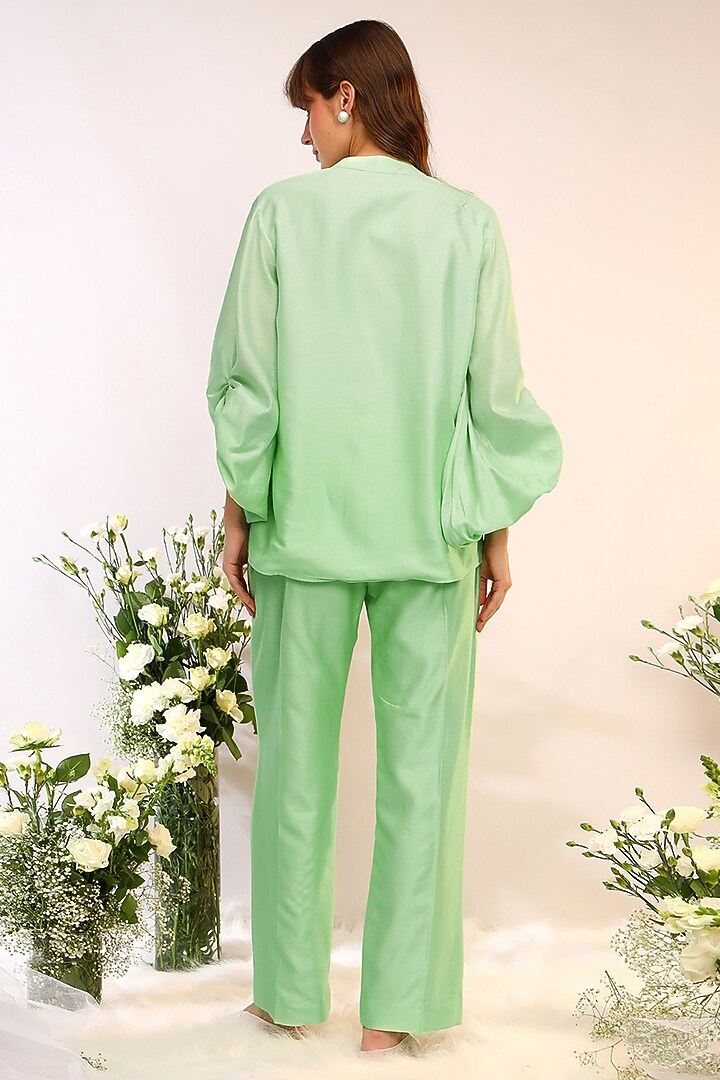 Kiwi Green Chanderi Silk Hand Embroidered Co-Ord Set by Sakshi Khetterpal at Pernia's Pop Up Shop