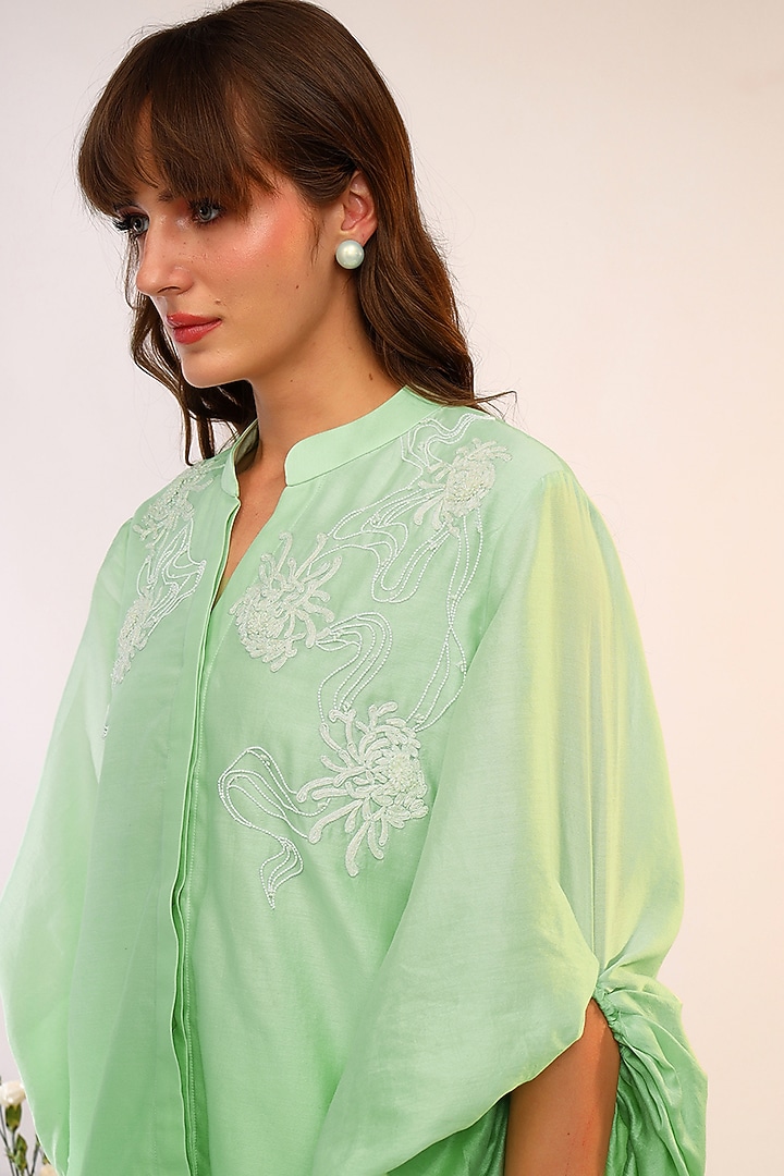 Kiwi Green Chanderi Silk Hand Embroidered Co-Ord Set by Sakshi Khetterpal at Pernia's Pop Up Shop