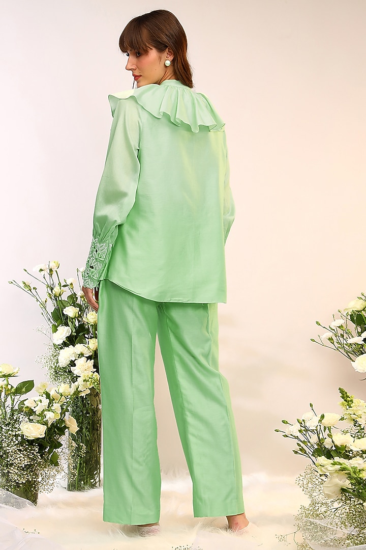 Kiwi Green Chanderi Silk Hand & Machine Embroidered Co-Ord Set by Sakshi Khetterpal at Pernia's Pop Up Shop