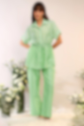 Kiwi Green Chanderi Silk Hand Embroidered Co-Ord Set by Sakshi Khetterpal at Pernia's Pop Up Shop