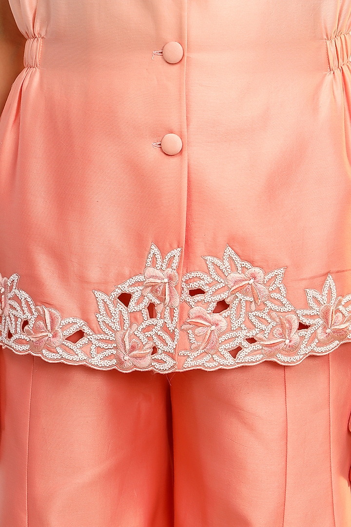 Peach Fuzz Chanderi Silk Hand & Machine Embroidered Blazer Set by Sakshi Khetterpal at Pernia's Pop Up Shop