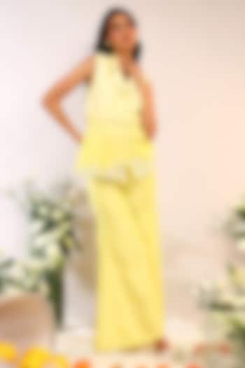 Citrus Yellow Chanderi Silk Hand & Machine Embroidered Blazer Set by Sakshi Khetterpal at Pernia's Pop Up Shop