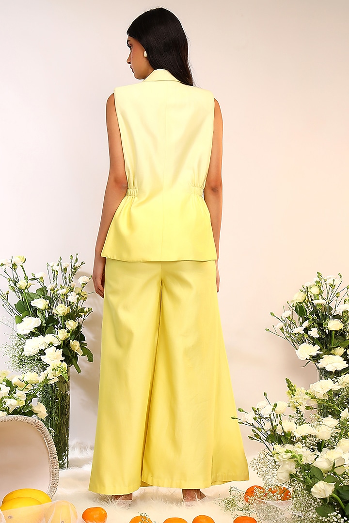 Citrus Yellow Chanderi Silk Hand & Machine Embroidered Blazer Set by Sakshi Khetterpal at Pernia's Pop Up Shop