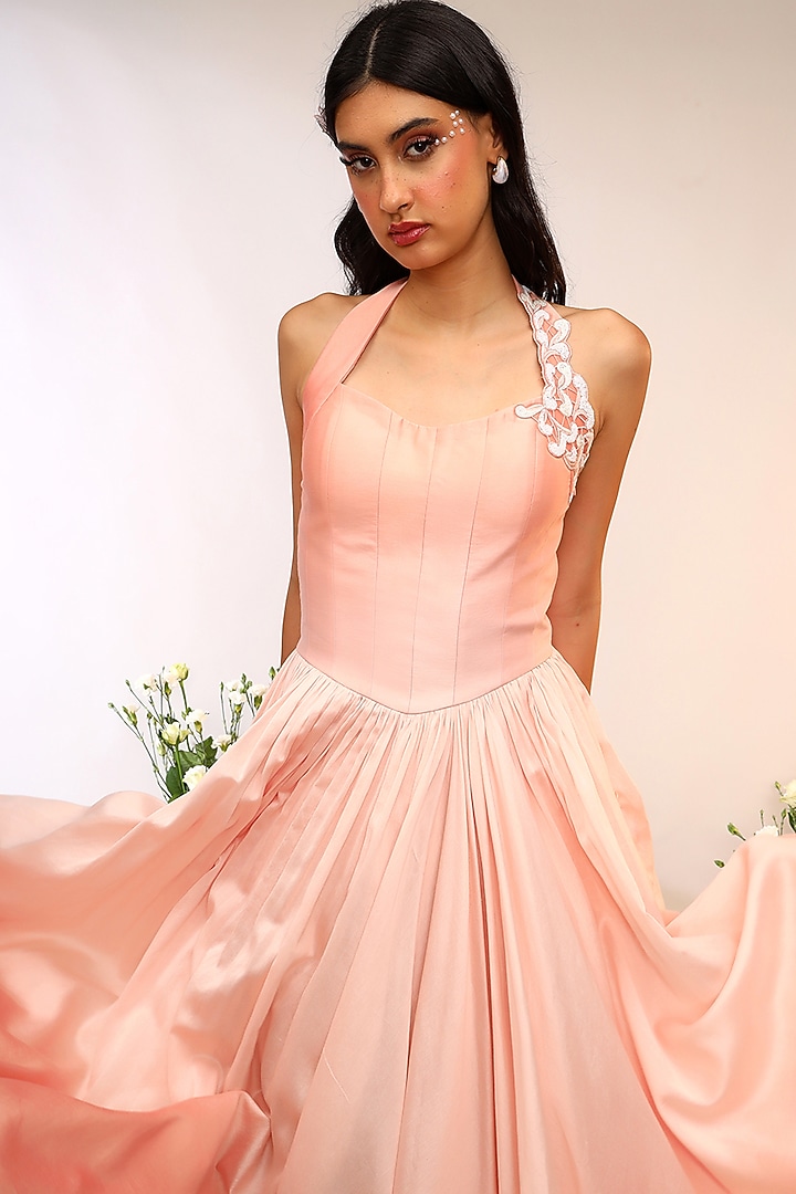 Peach Fuzz Chanderi Silk Hand & Machine Embroidered Midi Cocktail Dress by Sakshi Khetterpal at Pernia's Pop Up Shop