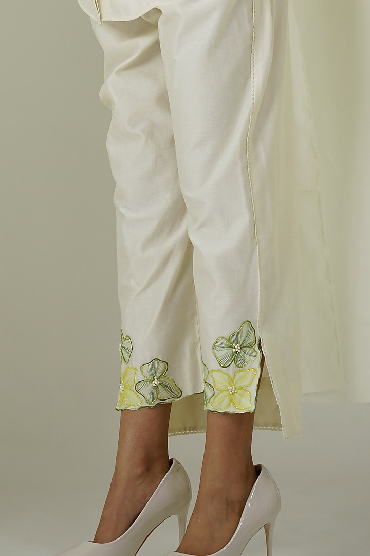 Ivory & Green Chanderi Embroidered Co-Ord Set by Sakshi Khetterpal at Pernia's Pop Up Shop