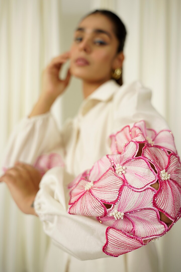 Ivory & Magenta Chanderi Embroidered Co-Ord Set by Sakshi Khetterpal at Pernia's Pop Up Shop