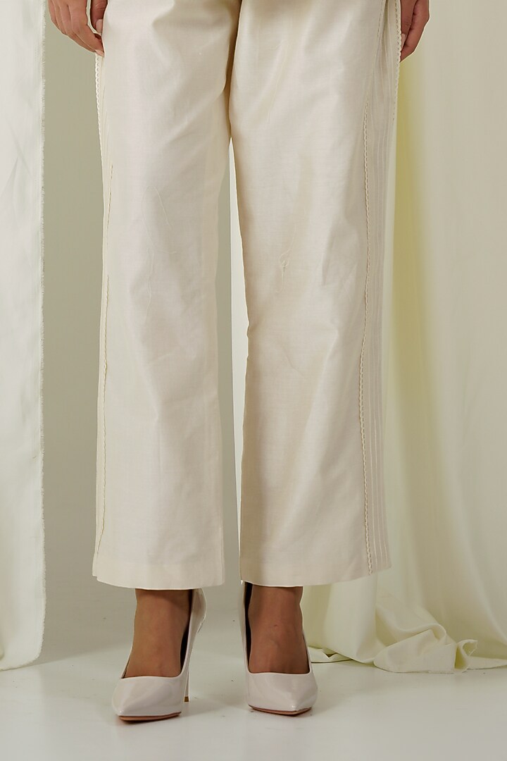 Ivory & Magenta Chanderi Embroidered Co-Ord Set by Sakshi Khetterpal at Pernia's Pop Up Shop