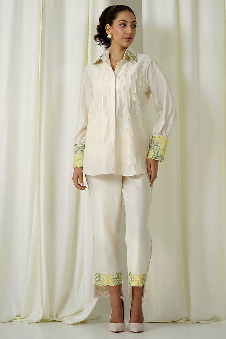 Ivory & Green Chanderi Embroidered Co-Ord Set by Sakshi Khetterpal at Pernia's Pop Up Shop