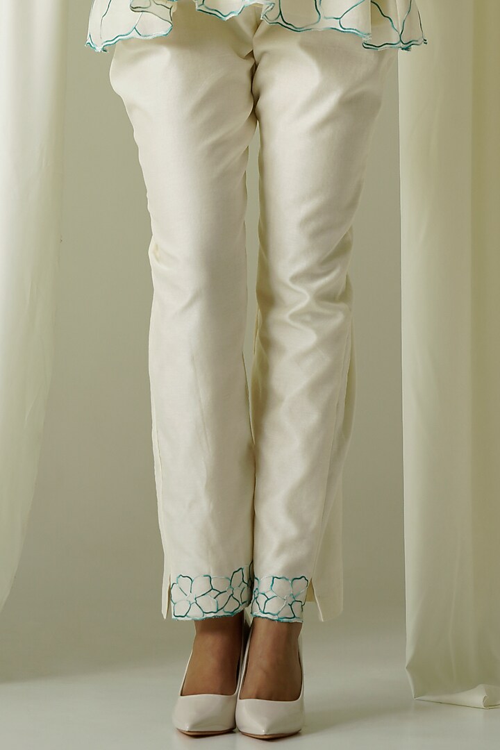 Ivory Chanderi Embroidered Pant Set by Sakshi Khetterpal at Pernia's Pop Up Shop