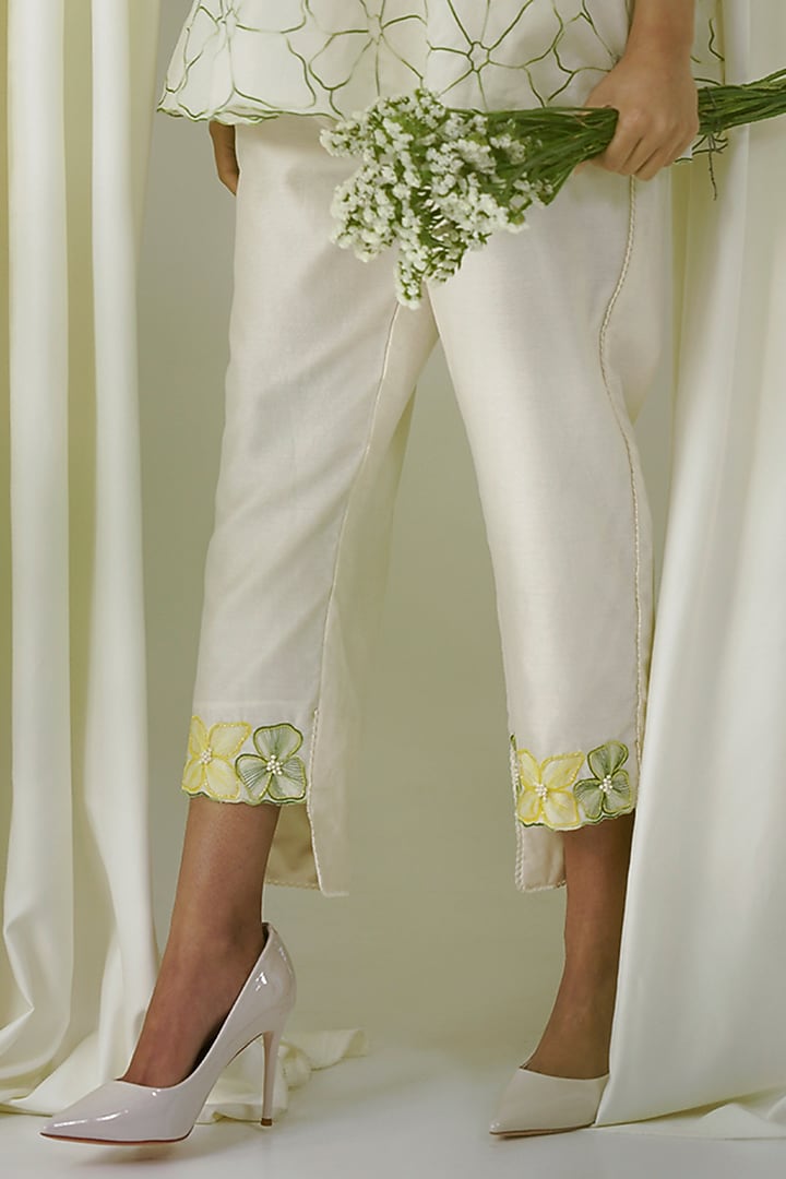Ivory Chanderi Embroidered Pant Set by Sakshi Khetterpal at Pernia's Pop Up Shop
