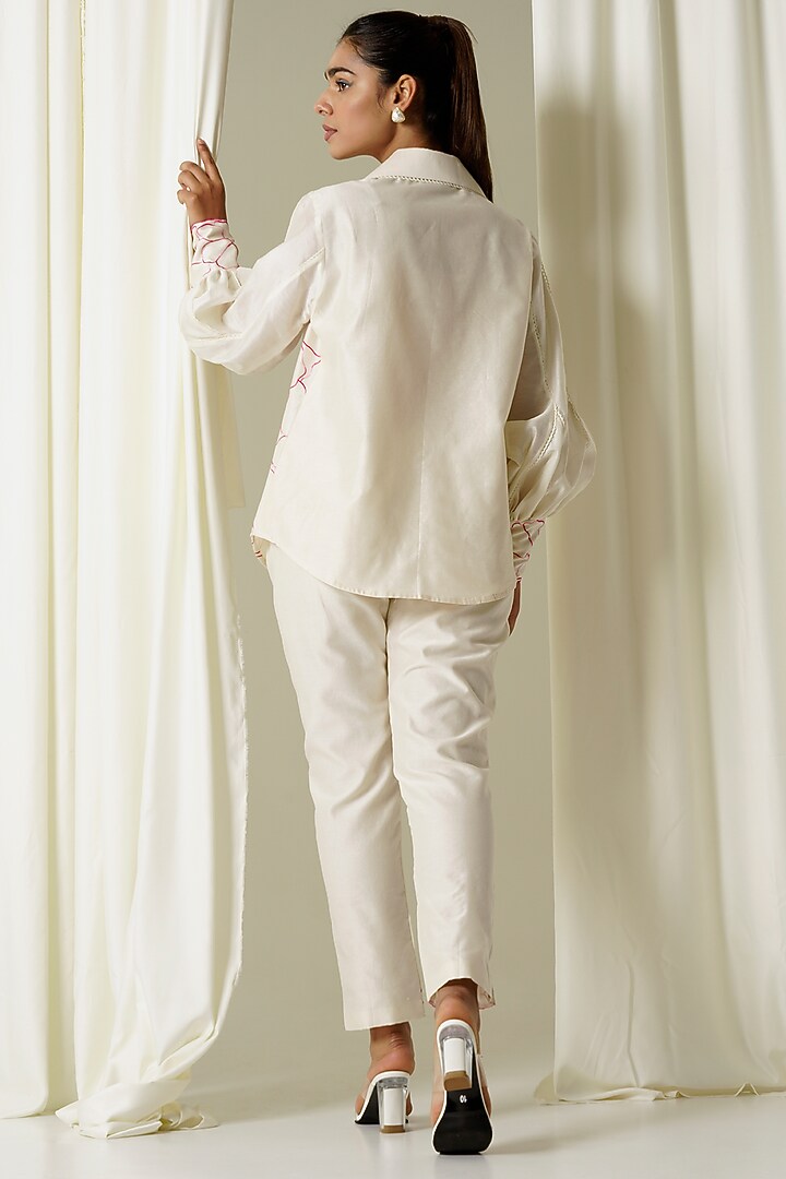 Ivory & Magenta Chanderi Embroidered Co-Ord Set by Sakshi Khetterpal at Pernia's Pop Up Shop