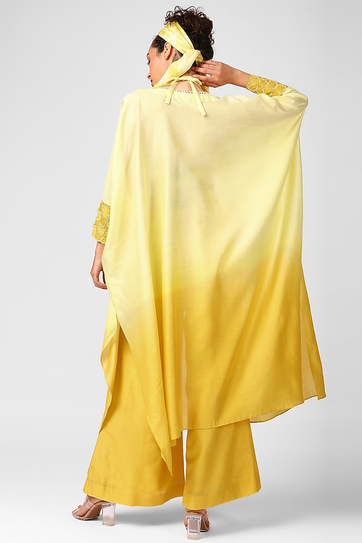 Sunshine Embroidered Cape Set by Sakshi Khetterpal at Pernia's Pop Up Shop