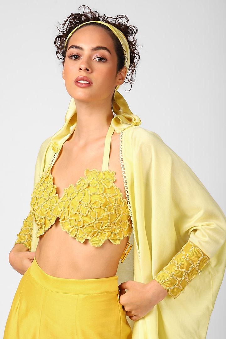 Sunshine Embroidered Cape Set by Sakshi Khetterpal at Pernia's Pop Up Shop
