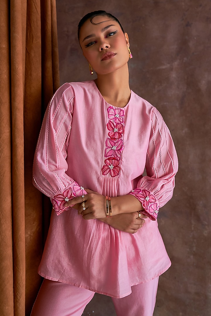 Candy Pink Chanderi Embroidered Co-Ord Set by Sakshi Khetterpal at Pernia's Pop Up Shop