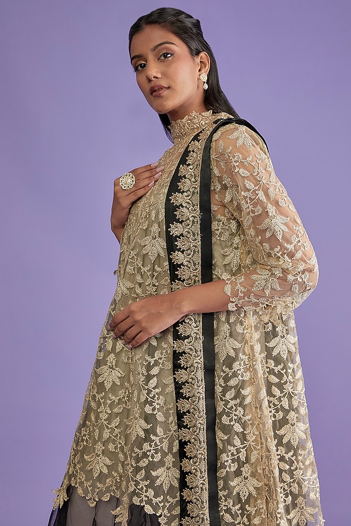 Gold & Black Embroidered Kurta Set by Sk'n at Pernia's Pop Up Shop