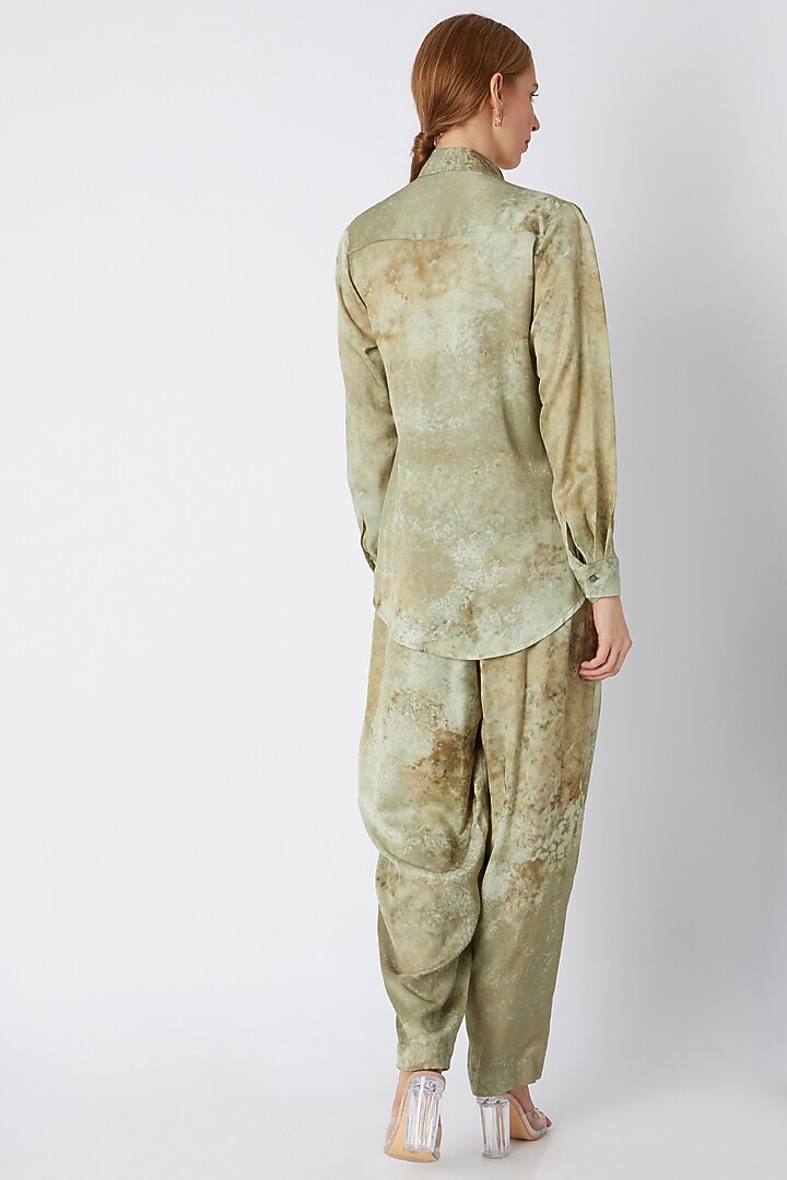 Gold Printed Collared Shirt by Saaksha & Kinni at Pernia's Pop Up Shop