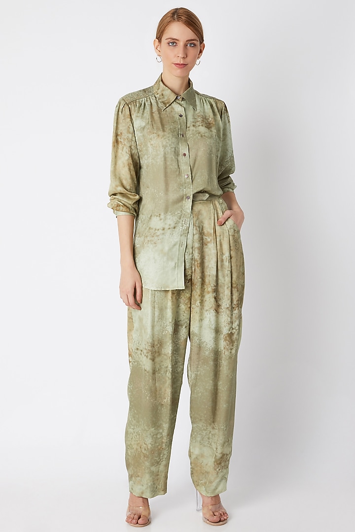 Gold Printed Collared Shirt by Saaksha & Kinni at Pernia's Pop Up Shop