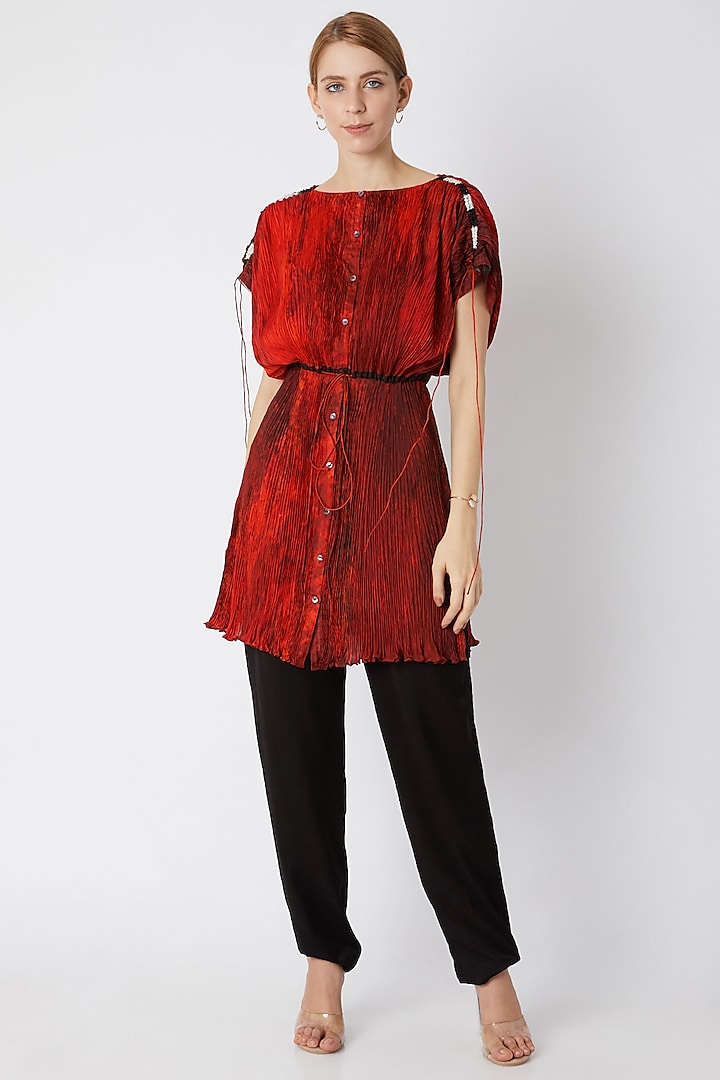 Red Blouse With Abstract Print by Saaksha & Kinni