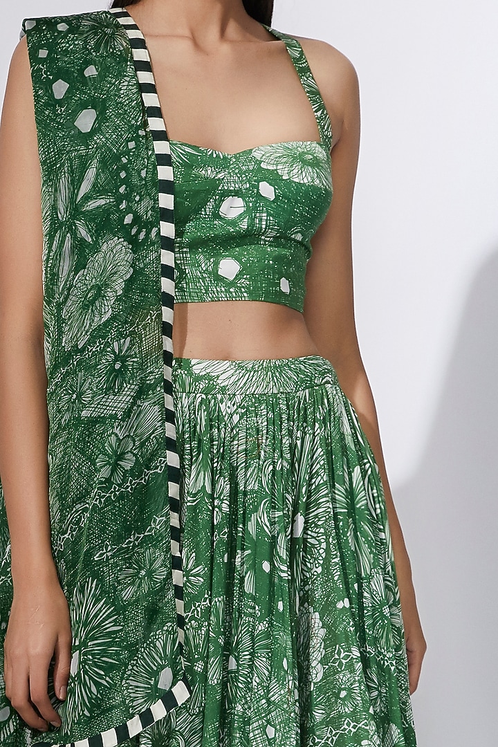Green Printed Chiffon Dupatta by Saaksha & Kinni at Pernia's Pop Up Shop