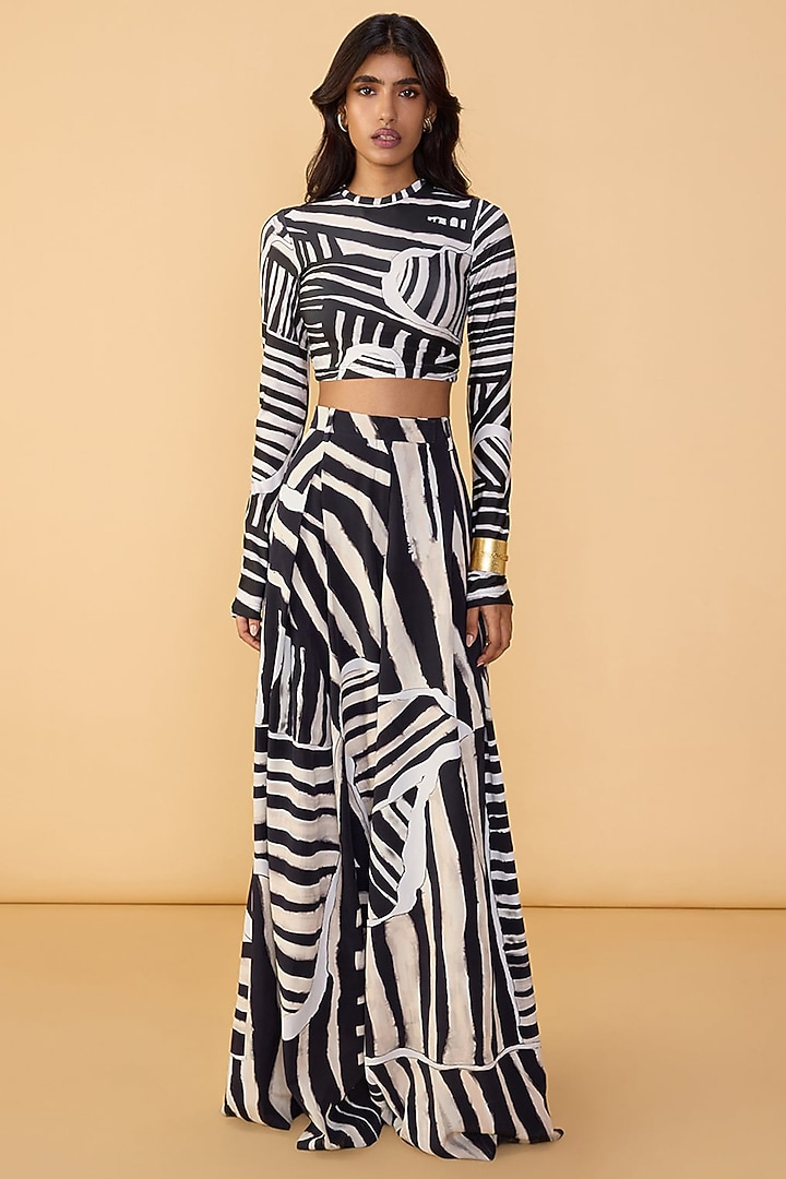 Black & White Lycra Abstract Stripe Printed Co-Ord Set by Saaksha & Kinni at Pernia's Pop Up Shop