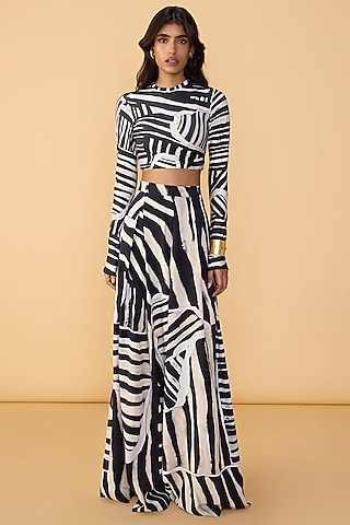 Black & White Lycra Abstract Stripe Printed Co-Ord Set by Saaksha & Kinni