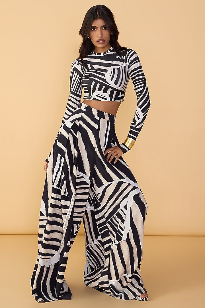 Black & White Lycra Abstract Stripe Printed Co-Ord Set by Saaksha & Kinni at Pernia's Pop Up Shop