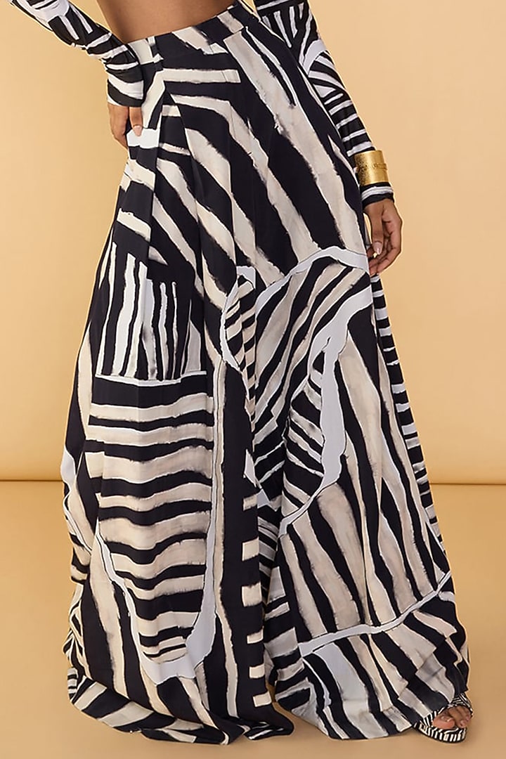 Black & White Lycra Abstract Stripe Printed Co-Ord Set by Saaksha & Kinni at Pernia's Pop Up Shop