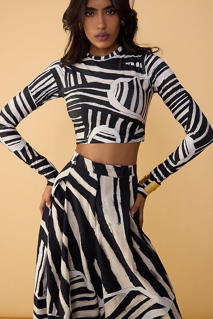 Black & White Lycra Abstract Stripe Printed Co-Ord Set by Saaksha & Kinni at Pernia's Pop Up Shop