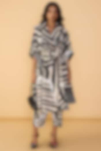 Black & White Crepe Abstract Stripe Printed Trench Coat Set by Saaksha & Kinni at Pernia's Pop Up Shop