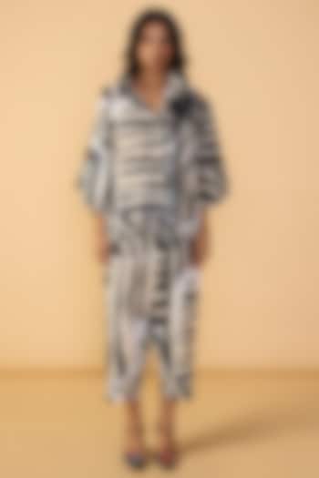 Black & White Cambric Abstract Stripe Printed Co-Ord Set by Saaksha & Kinni at Pernia's Pop Up Shop