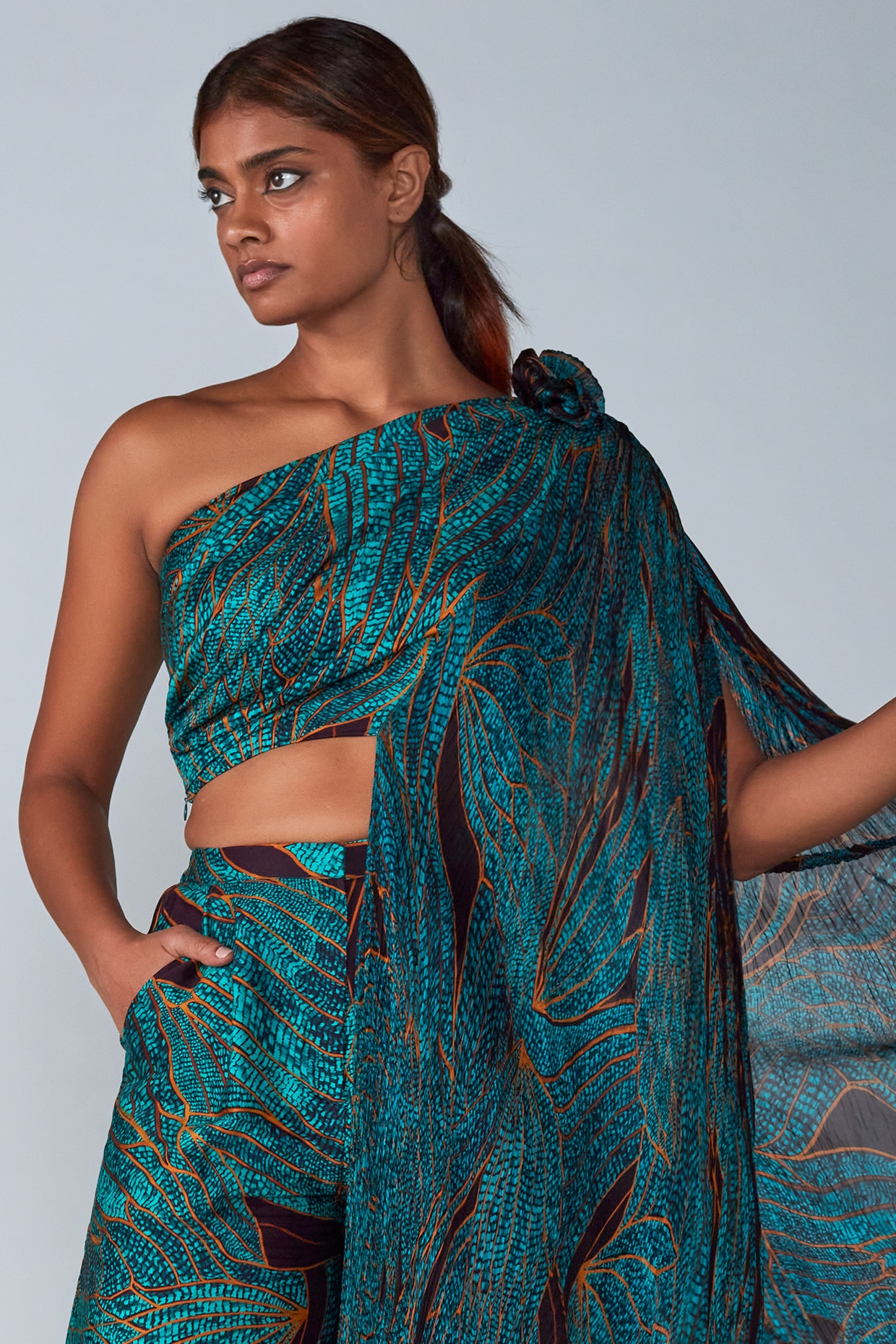 'S SOLEZIA[ソレジア] Wrap-style Print Drape One Piece Zelia Faux Wrap Long Sleeve Abstract Print Maxi Dress in