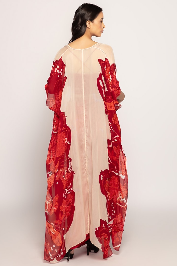 Red Chiffon Bandhani Printed Cape Set by Saaksha & Kinni at Pernia's Pop Up Shop