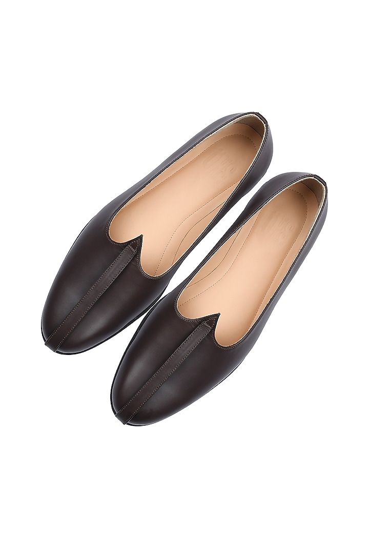 Brown Leather Ethnic Mojdi by SKO Men at Pernia's Pop Up Shop 2025