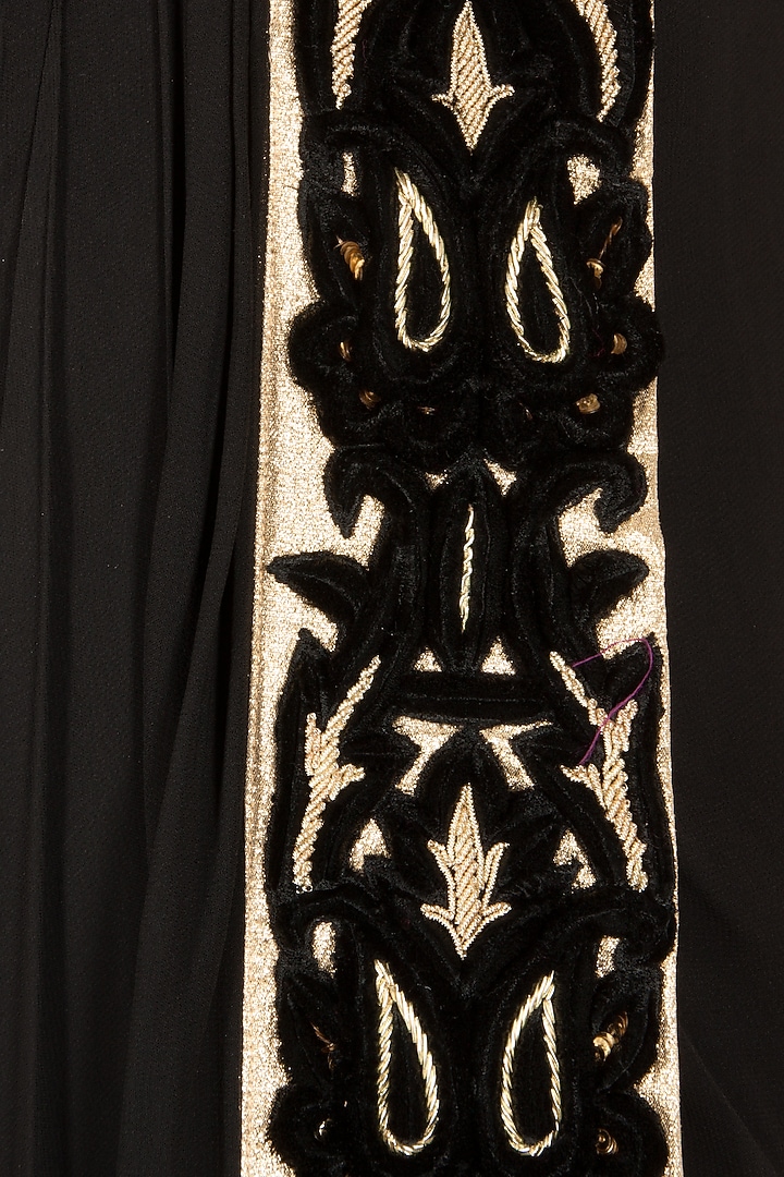 Charbagh black and gold drape available only at Pernia's Pop-Up Shop.