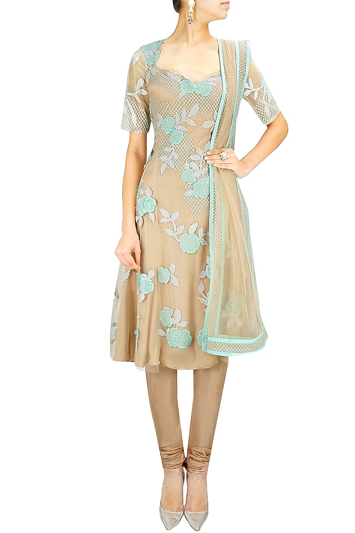 Nude green patchwork and sequins embroidered kurta set available only at Pernia's Pop-Up Shop.
